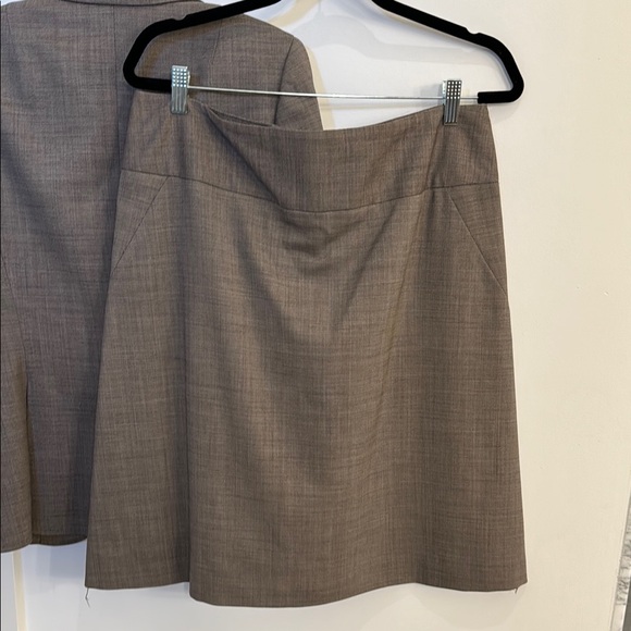 Banana Republic Brown Blazer and Skirt Set - Picture 5 of 8